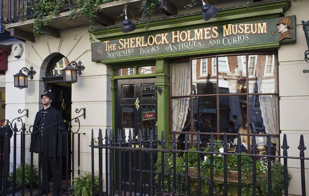 Famous streets in London - Depositphotos