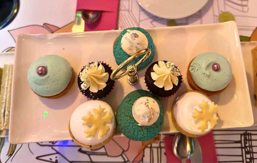 B Bakery afternoon tea bus tour