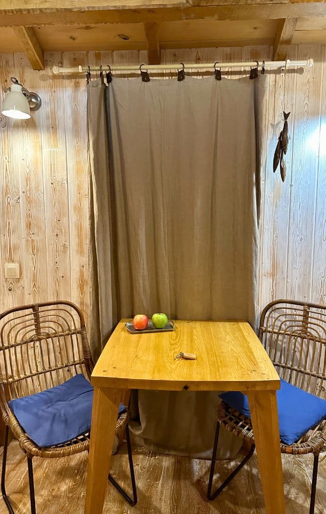 Châteaux Dans Les Arbres