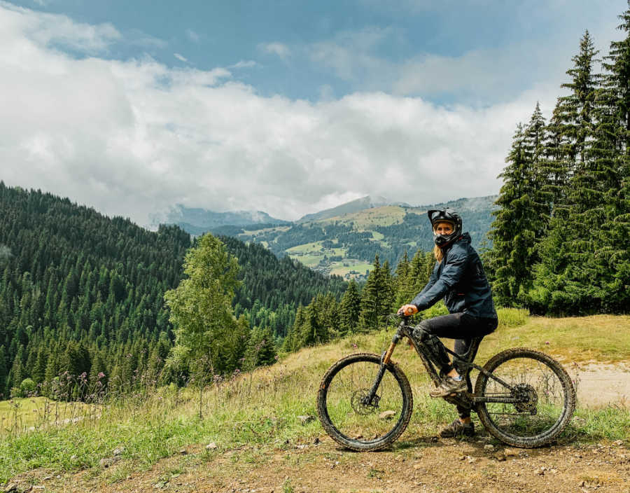 mountain biking in Les Gets